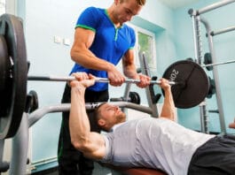 Für den Aufbau von Muskeln braucht man besonders viel Proteine.