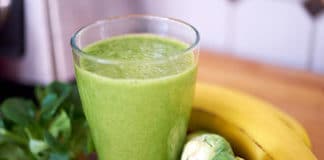 Grüner Smoothie mit Banane